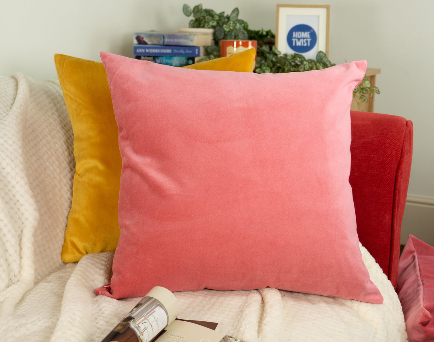 Luxury Woven Velvet Pink Cushion Cover, Plush Velvet Pink Throw Pillow Cover 45x45cm & 50x50cm